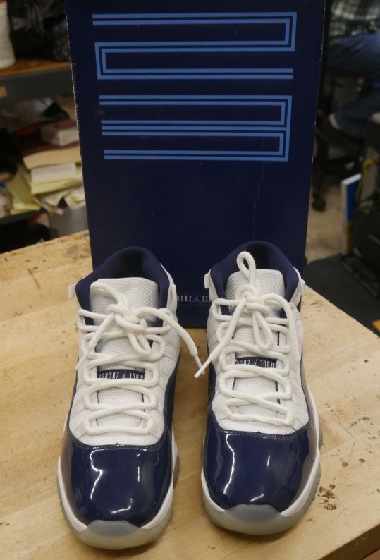 Nike Air Jordan 11 Retro White University Blue Blanc 378037-123 Size 10 used with box