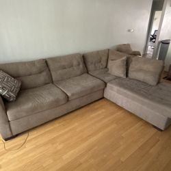 3-Piece Sectional Sofa – Great Condition!