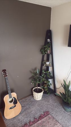 Black corner shelving piece