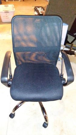 Mesh office chair