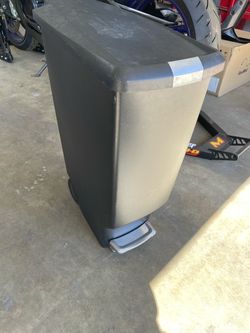 Trash can
