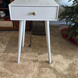 bedside table with outlet for usb