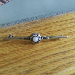 ($25)) Vintage Sterling Silver And Marcasite Pin 