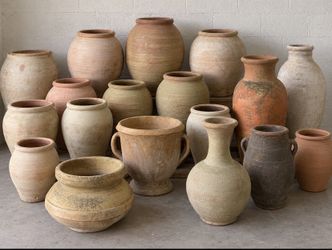 Authentic vintage pieces olive jars, Terra Cotta collection (will not respond to is this available )