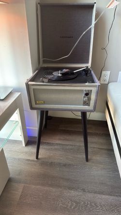 Crosley Standing Record Player