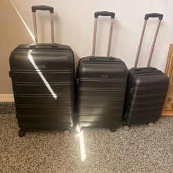 Rockland Luggage Melbourne 3 Piece Hardside Luggage Set