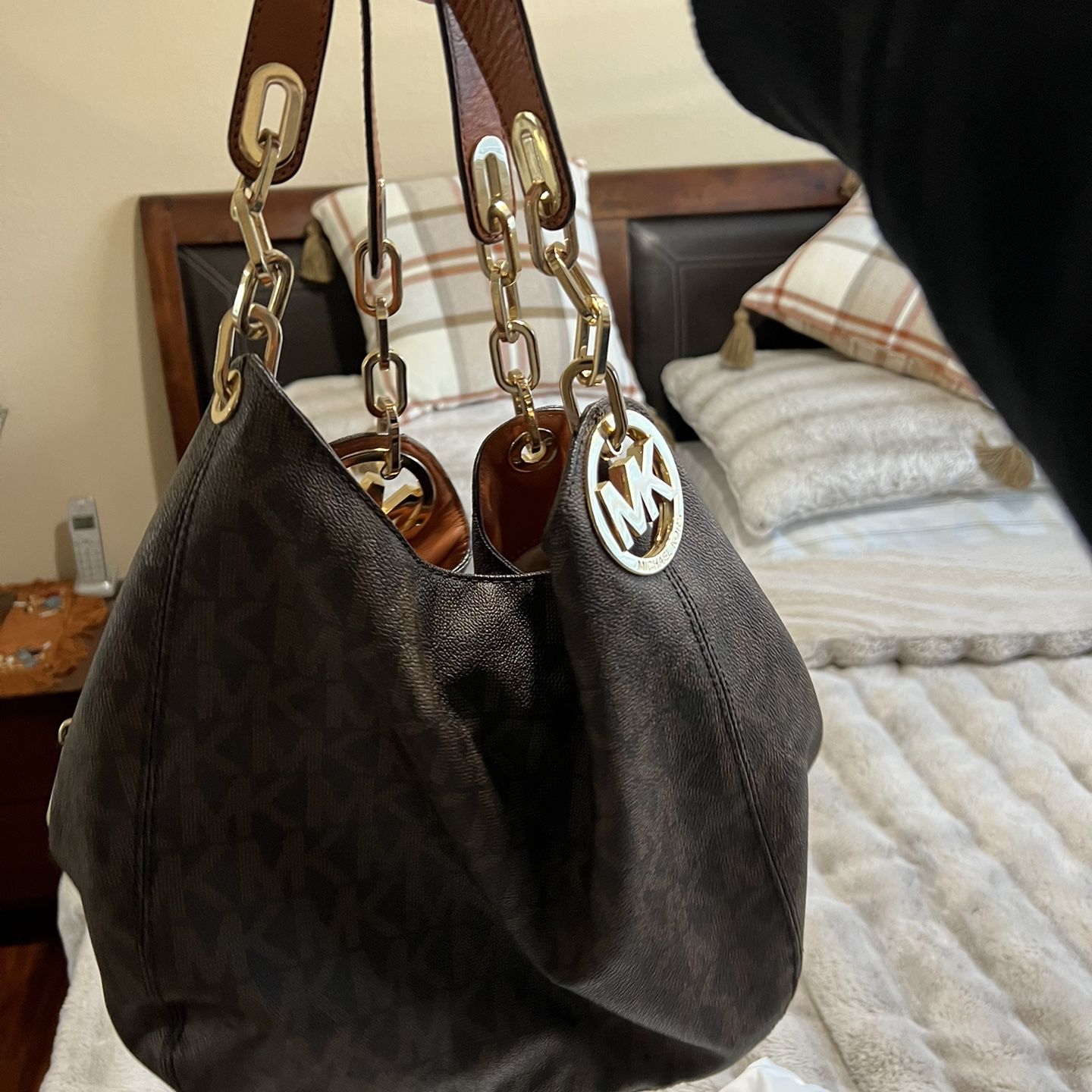 Michael Kors Bag- Retail 450$