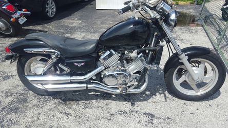 HONDA MAGNA 2004 22.000 MILES CLASSIC BIKE
