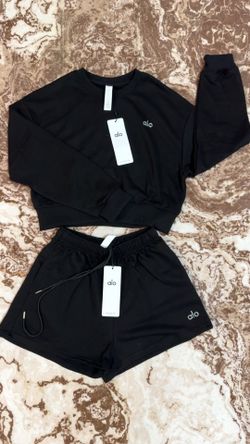 Alo women 2-Pce fleece crewneck & Short