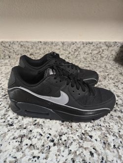 MENS Nike Air Max 90 Premium casual shoe $100