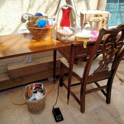 Singer Sewing Machine & Accessories