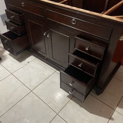 Bathroom Vanity Slightly Used In Verry Good Condition 