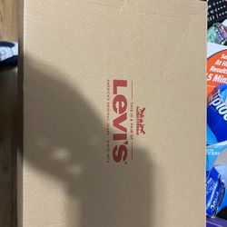 Brand New In Box Levi Boots !! Size 13 Mens