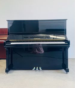 Yamaha YU3 upright Piano