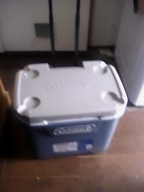 Coleman 316 Series 60qaurt Roller Cooler