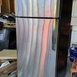General Electric Refrigerator. 