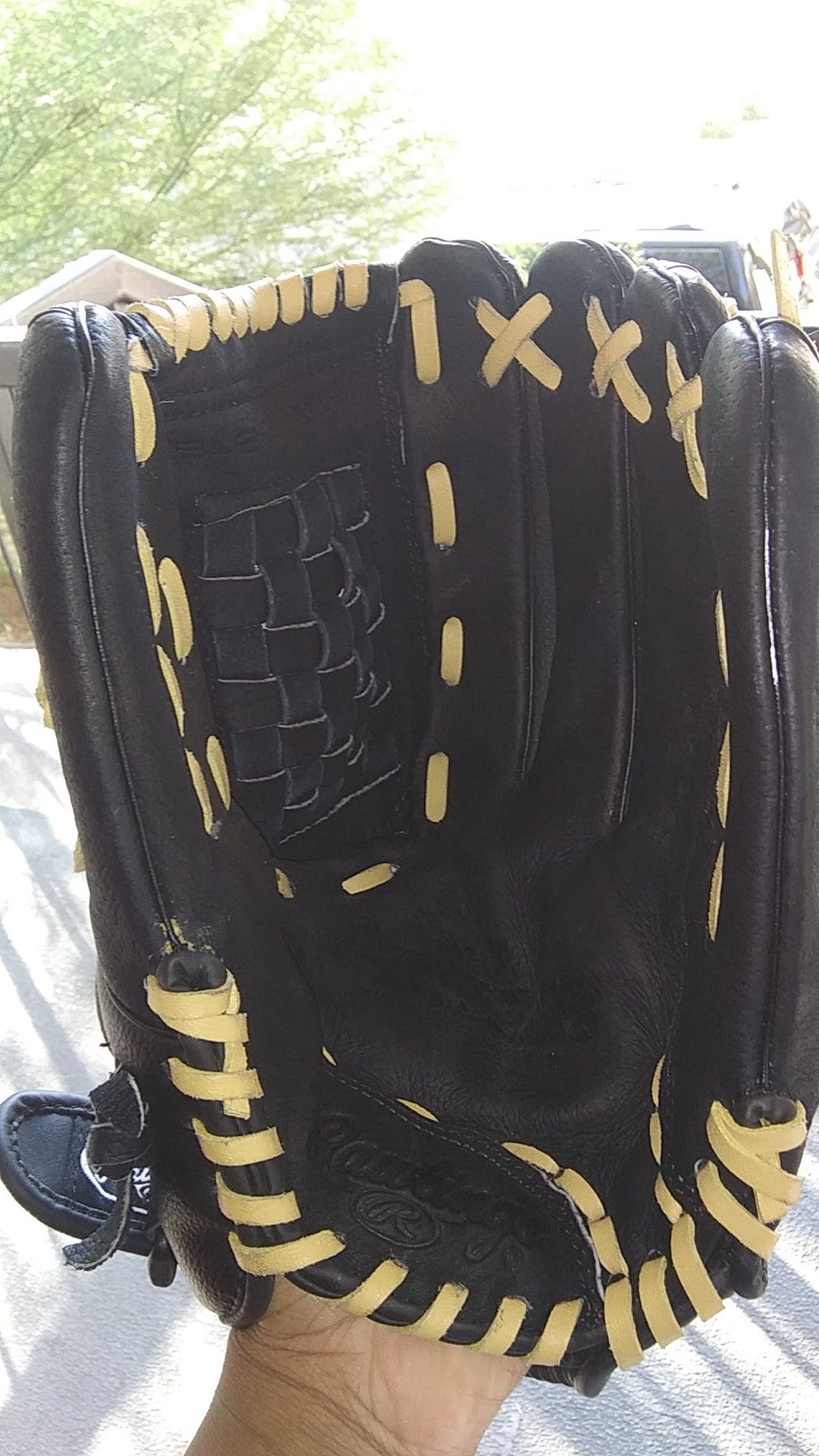 Softball glove