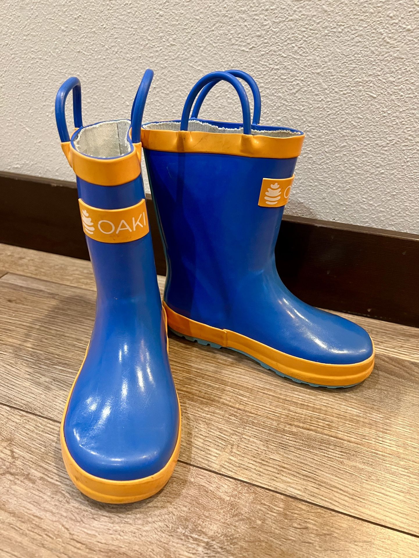 Oaki Toddler Rain Boots In Blippi Colors for Sale in Bothell, WA OfferUp