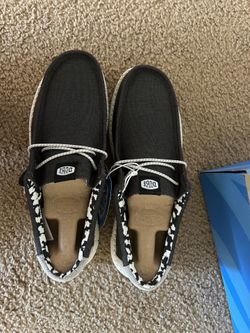Hey Dude Wendy shoes size 10 brand new