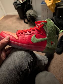 Nike dunk pro "strawberry cough"