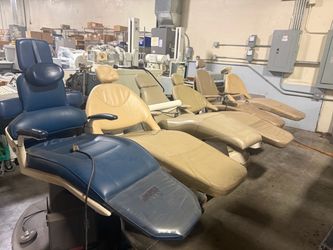 Great chairs for tattoos or esthetician foot pedal moves up and down and lays down great price great condition _NEED SOLD