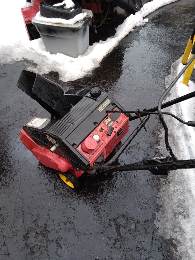 4 1/2 HP Single Stage Snowblower With Electric Start