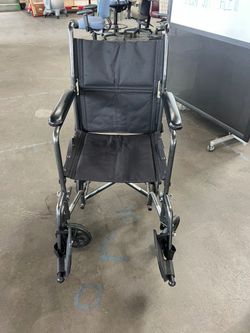 Drive Medical Lightweight Folding Wheelchai