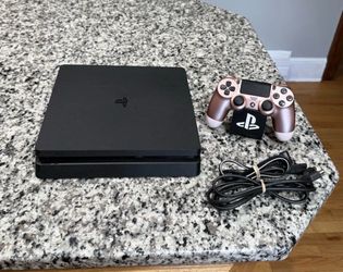 PS4 Slim 1Tb w/ Controller