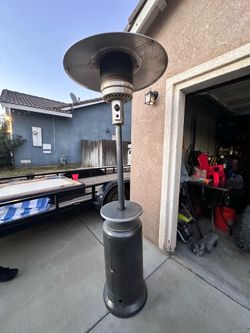 Freestanding propane patio heater