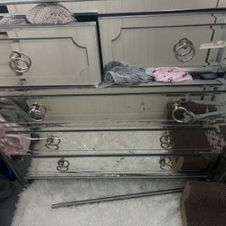 mirror dresser