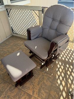 Rocking chair with ottoman