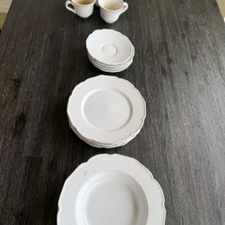 White Vintage Style Dish Set – $15