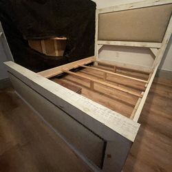 Solid Wood Farmhouse Queen Bed Frame 