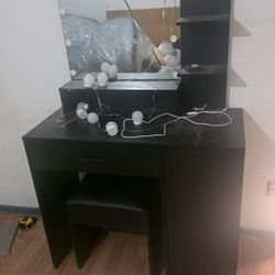 Black Small Makeup Vanity