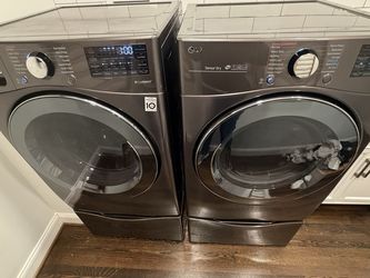 L G front load washer and dryer - great condition!