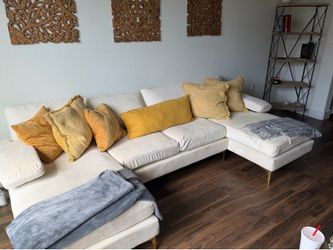 Couch white