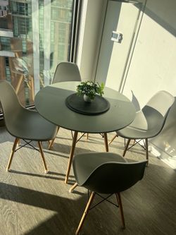 Dining table set