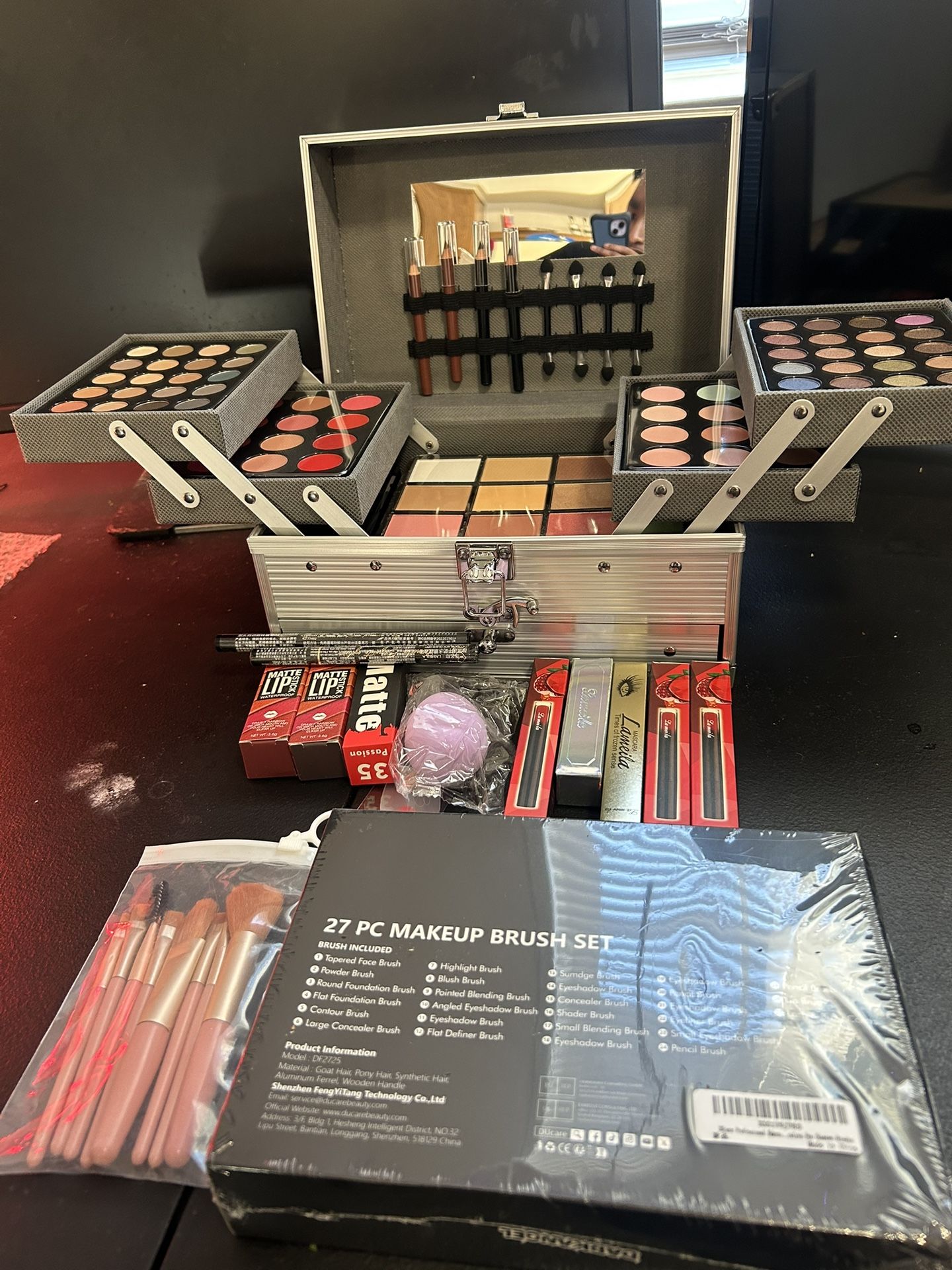 BRAND NEW FULL MAKEUP SET