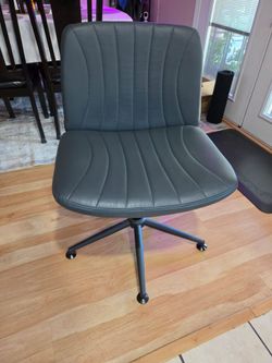 Criss Cross Office Chair