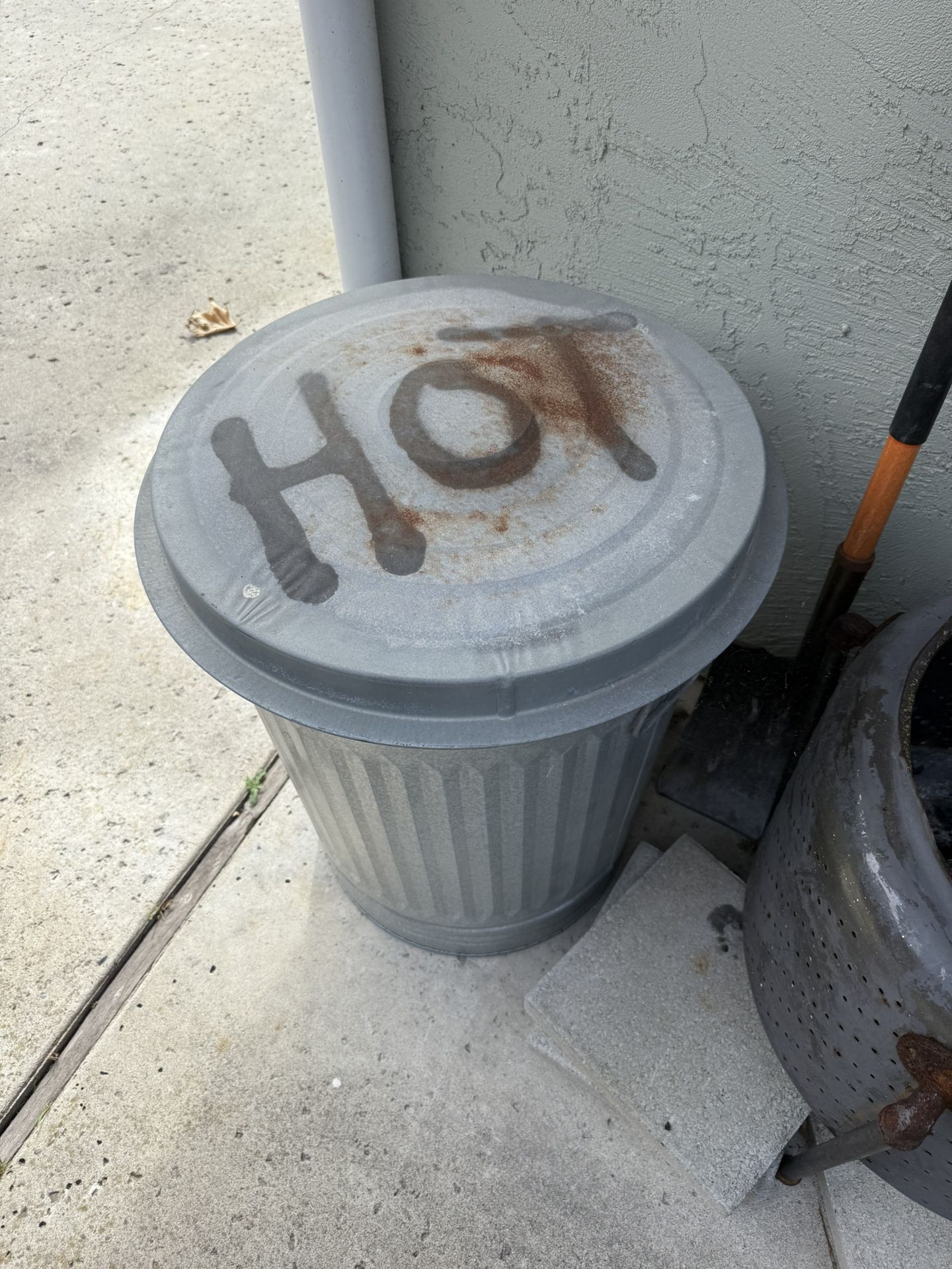 Metal Trash Bin For Wood Ash