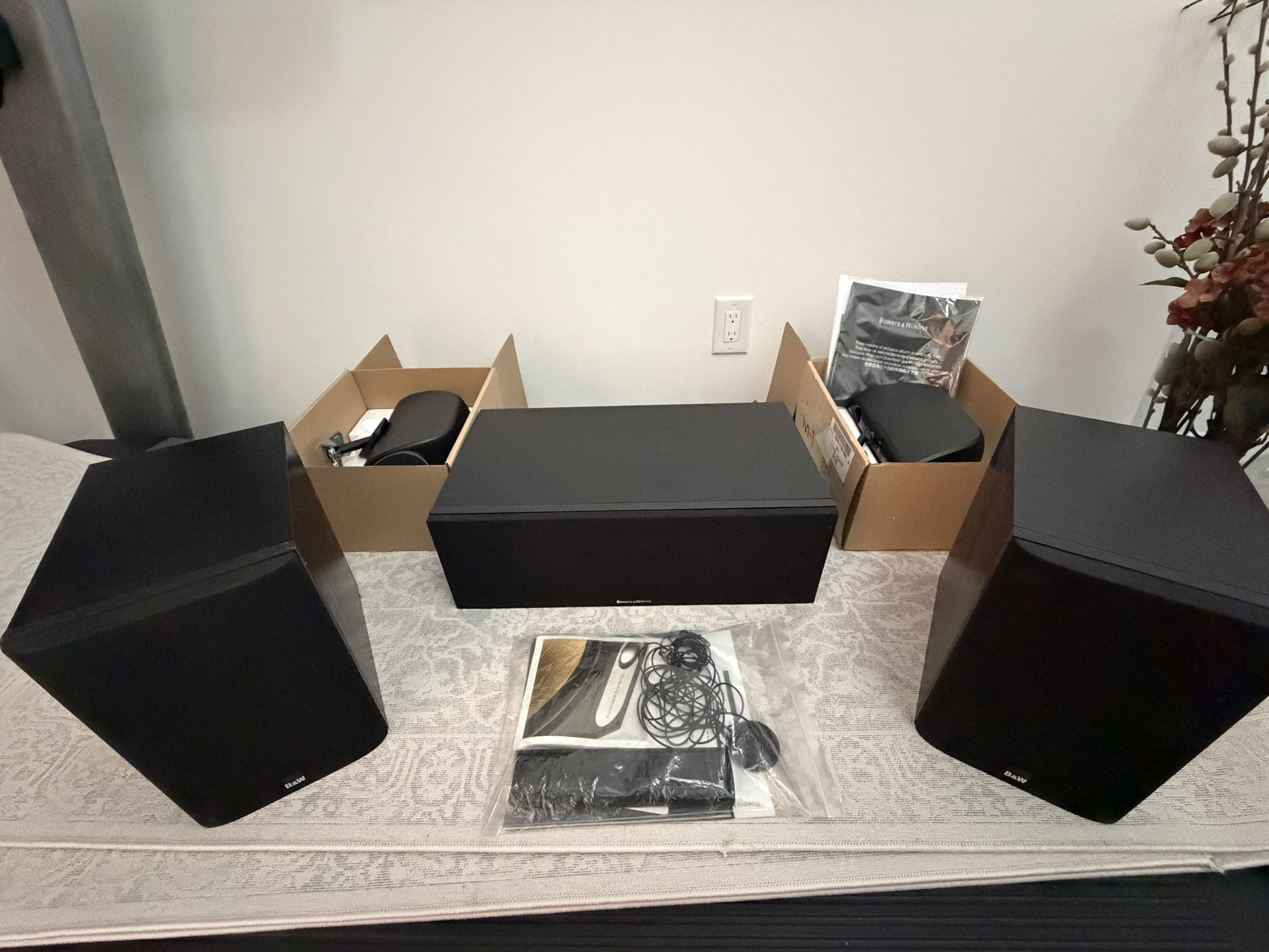 Bowers & Wilkins Surround Set + Pioneer Receiver