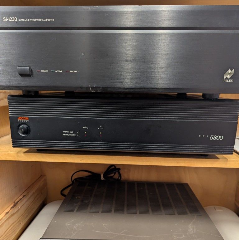 Adcom GFA 5300 Amplifier