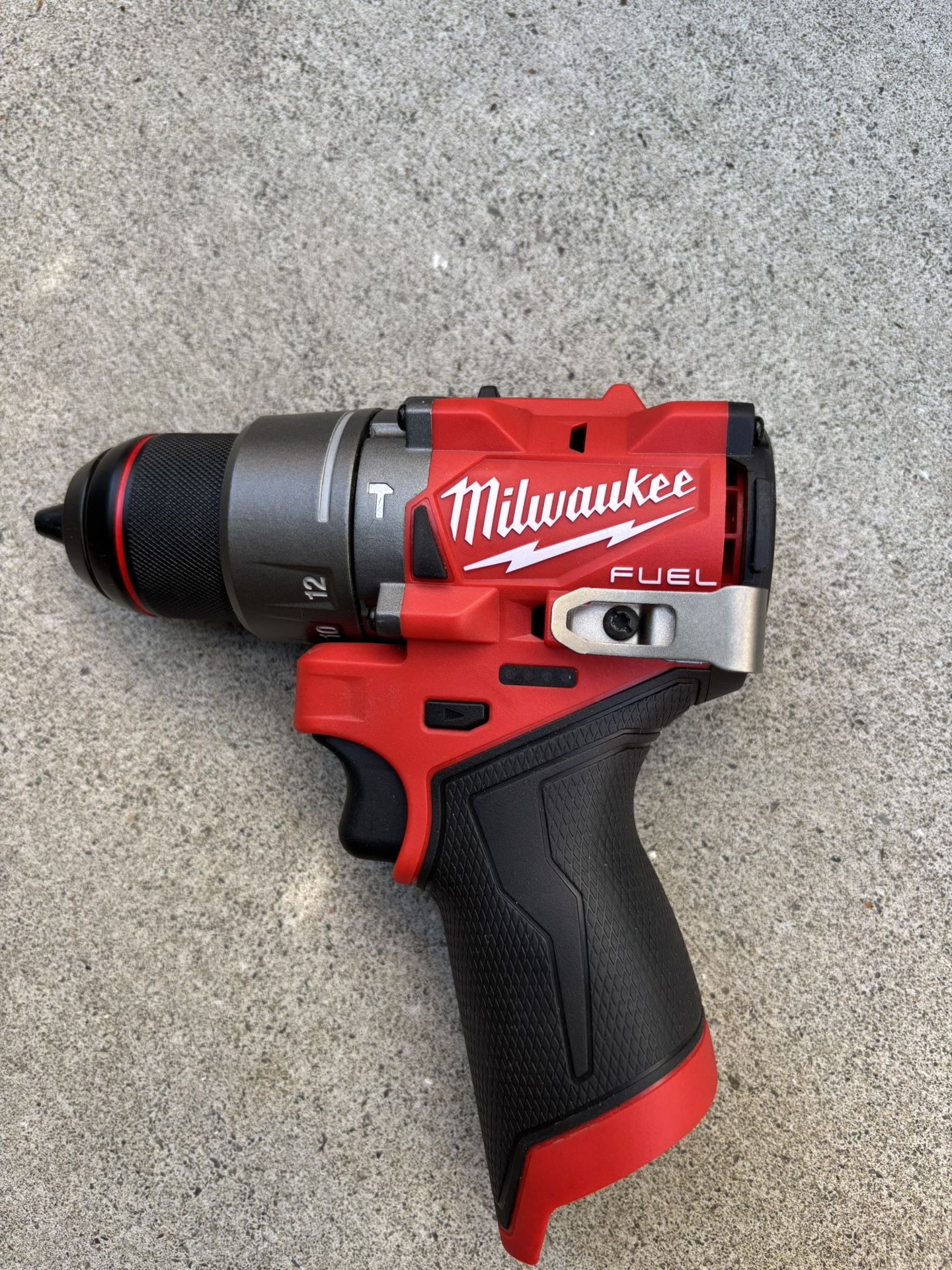 Milwaukee Fuel M12 Hammer Drill