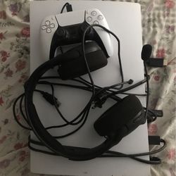 Ps5 Comes With Controller & Expensive Headphones With All Cords And Chargers