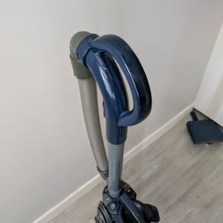 Shark Navigator Upright Vacuum (Model NV105 26) – Works Great_MUST GO!