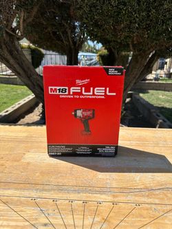 Milwaukee M18 Fuel 1/2" High Torque Impact Wrench