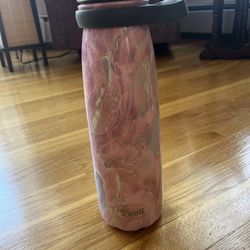 Swell 40 Oz Water Bottle / Pink Grey Marble Look 