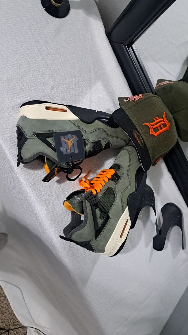 Jordan 4s