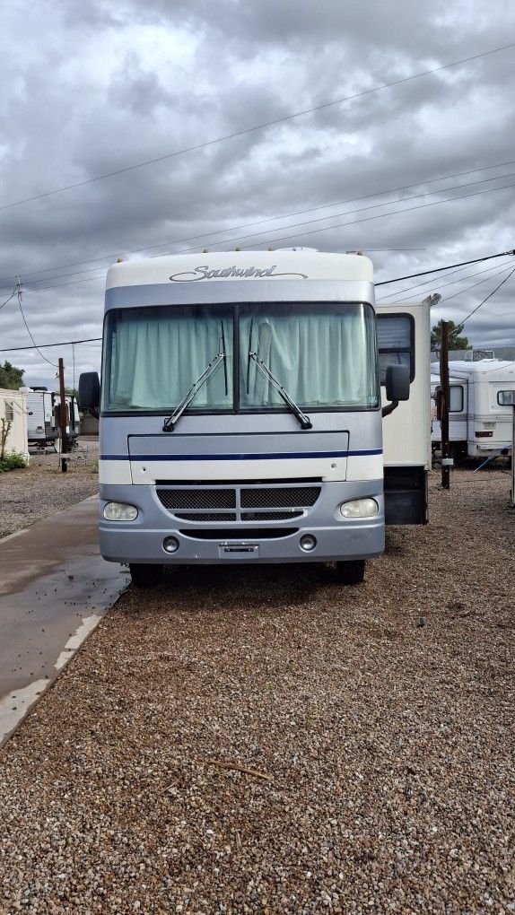 2001 Fleetwood Southwind