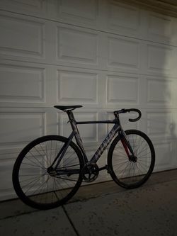Aventon motaro